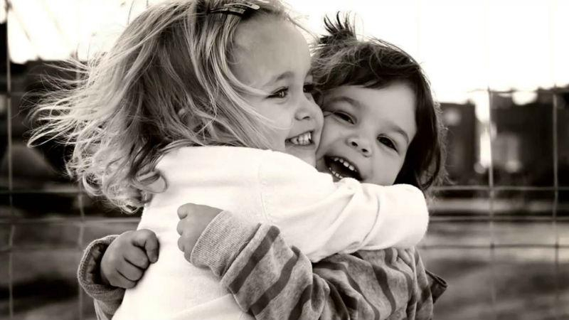 Объятиятерапия: сколько раз надо обниматься в день