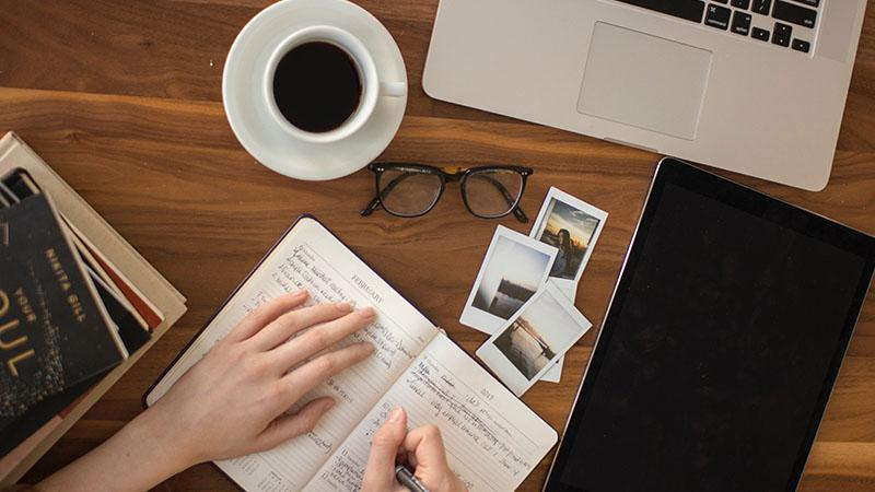 Не 8: ученые выяснили, сколько часов на самом деле длится рабочий день в офисе