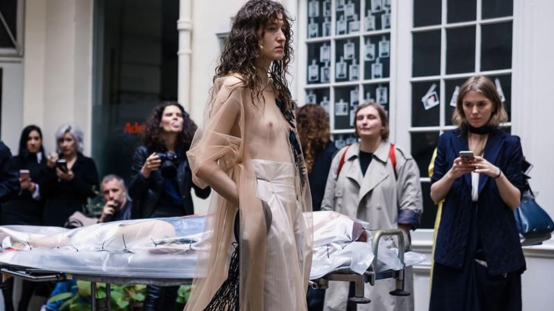 Українська дизайнерка вразила незвичайним шоу в рамках Тижня моди в Парижі: фото 