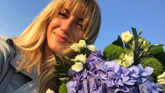 Українська ведуча повторила фірмову позу Вікторії Бекхем: фото Українська ведуча повторила фірмову позу Вікторії Бекхем: фото