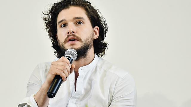 Джон Сноу из "Игры престолов" признался, почему признание любимой произошло не по плану