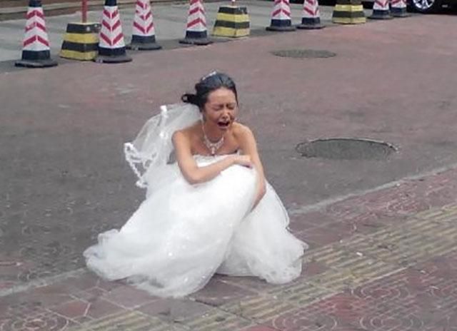 Наречений на весіллі оригінально помстився дівчині за зраду Наречений на весіллі оригінально помстився дівчині за зраду