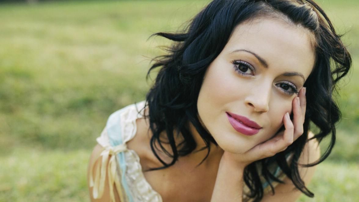 Героїню із "Всі жінки – відьми" вразила краса та молодість української співачки Героїню із "Всі жінки – відьми" вразила краса та молодість української співачки