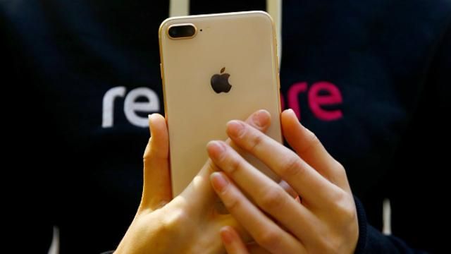 Пользователи жалуются на новый iPhone 8 Plus: в телефонах обнаружили большой недостаток