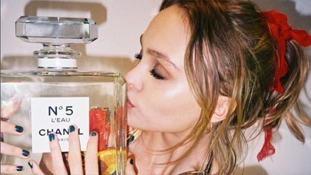 Лілі-Роуз Депп поділилася провокативним фото Лілі-Роуз Депп поділилася провокативним фото