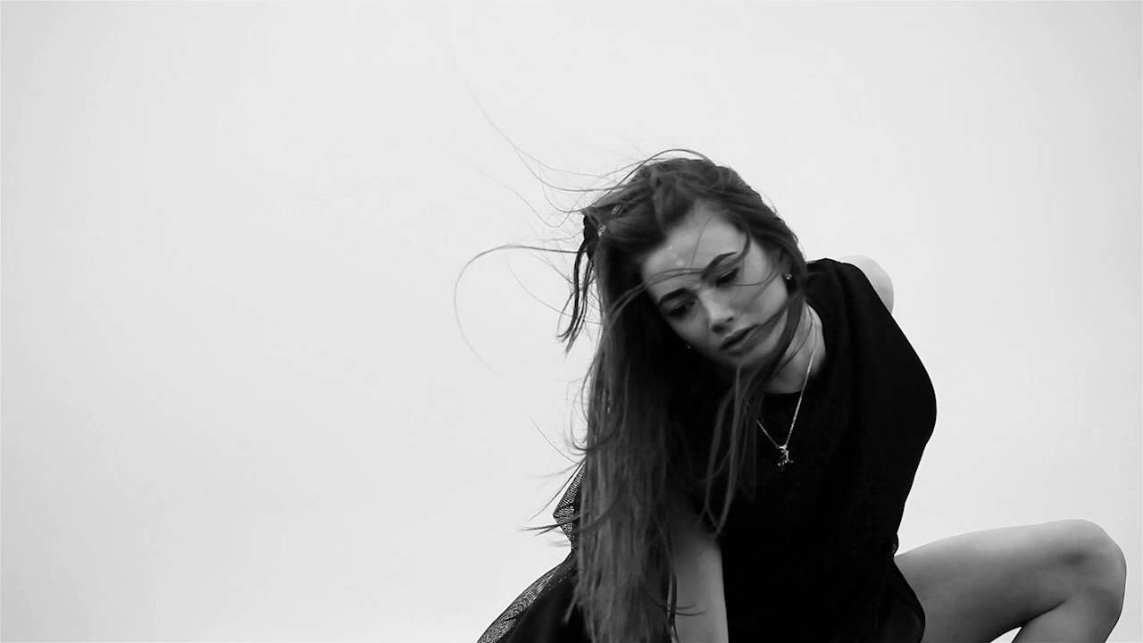 Украинка с шоу "Танцуют все!" засветилась в клипе Меладзе: опубликовали видео Украинка с шоу "Танцуют все!" засветилась в клипе Меладзе: опубликовали видео