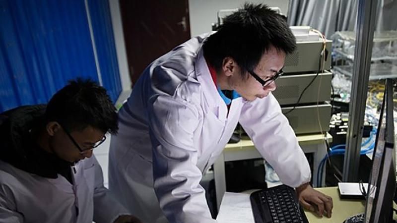 В Китае создали робота, способного прыгать в шесть раз выше собственного роста В Китае создали робота, способного прыгать в шесть раз выше собственного роста