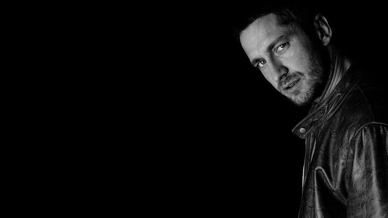 Известный актер Джерард Батлер попал в ДТП на своем мотоцикле Известный актер Джерард Батлер попал в ДТП на своем мотоцикле