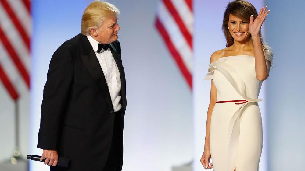 Меланія Трамп подарувала американському музею свою розкішну "інавгураційну" сукню