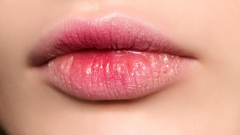 Заціловані губи: як повторити найсексуальніший макіяж-тренд на думку чоловіків
