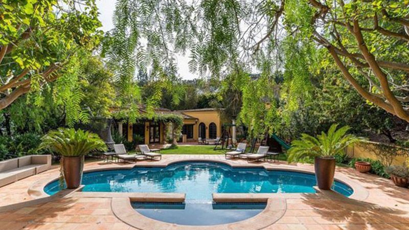 Кендалл Дженнер приобрела многомиллионный особняк в Беверли-Хиллз: роскошные фото Кендалл Дженнер приобрела многомиллионный особняк в Беверли-Хиллз: роскошные фото