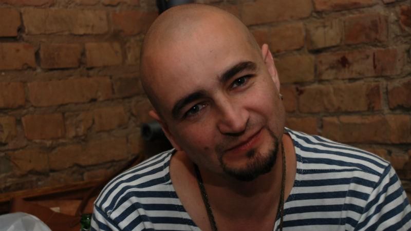 Український поет випав з вікна: стало відомо про стан Полежаки