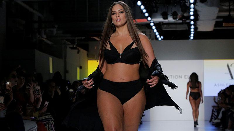 Для фотопроекта Towel Series впервые в истории снялась модель plus size: соблазнительное фото