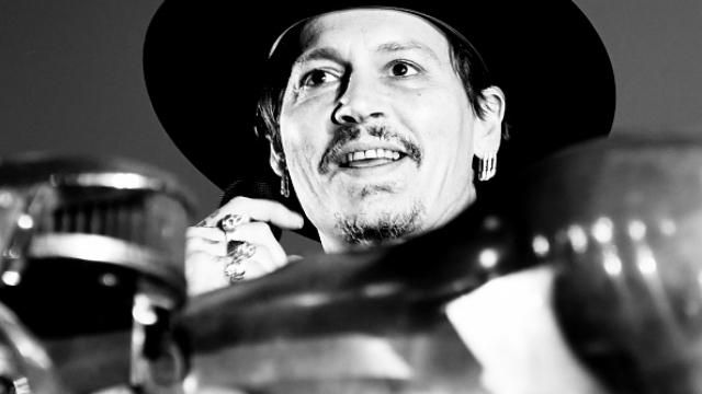 Чорно-білий Джонні Депп прикрасив обкладинку журналу: фото Чорно-білий Джонні Депп прикрасив обкладинку журналу: фото