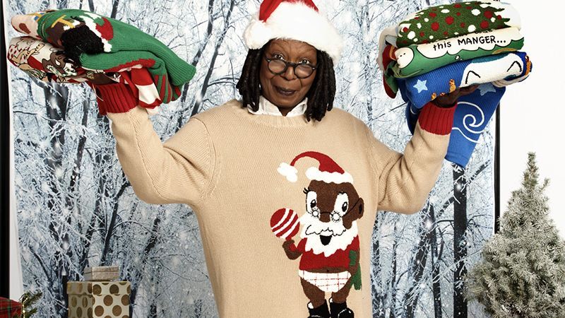 Американская актриса презентовала коллекцию забавных рождественских свитеров