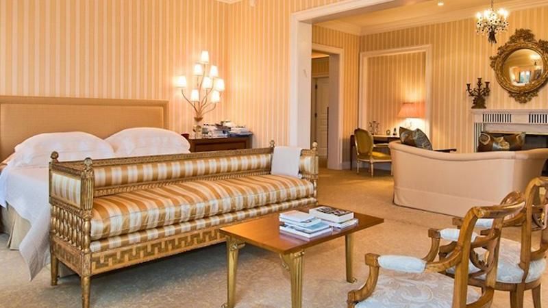 Замок Ілона Маска: з'явилися фото розкішного особняка, в якому живе засновник SpaceX Замок Ілона Маска: з'явилися фото розкішного особняка, в якому живе засновник SpaceX