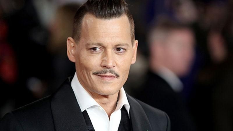 Джонні Депп шокував появою в нетверезому стані на червоній доріжці: фото Джонні Депп шокував появою в нетверезому стані на червоній доріжці: фото