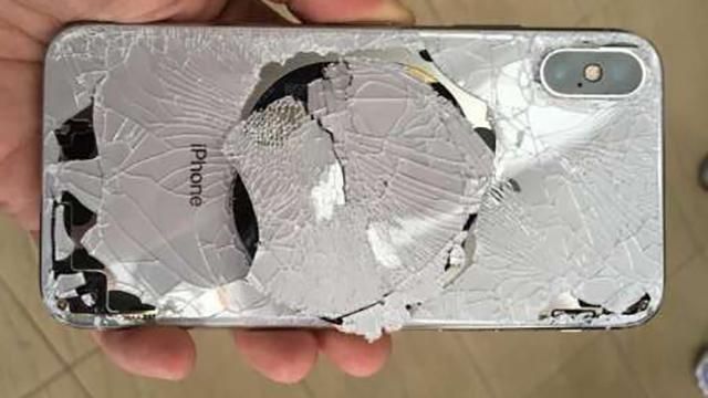 Настоящее отчаяние: в сети показали первые разбитые iPhone X