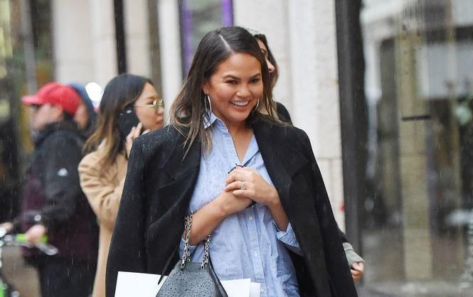 Американську модель Кріссі Тейген запримітили в одязі українського бренду Американську модель Кріссі Тейген запримітили в одязі українського бренду