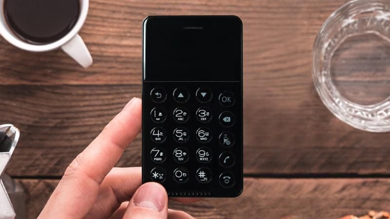 В Японії випустили телефон з незвично малими розмірами