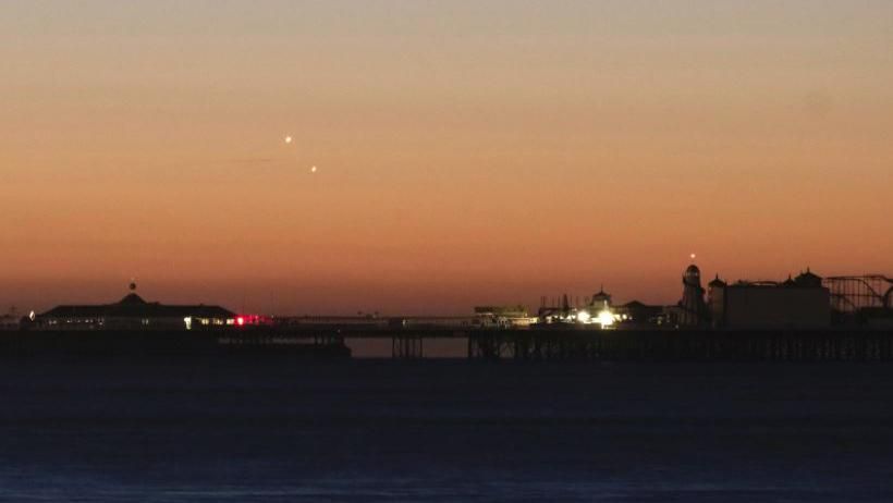 Как Юпитер Венеру "целовал": яркие фото пользователей во время космического явления Как Юпитер Венеру "целовал": яркие фото пользователей во время космического явления