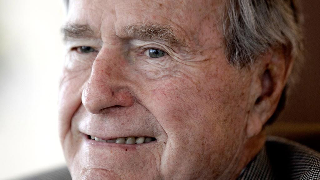 Услід за Вайнштейном та Спейсі: екс-президент США Буш опинився в центрі секс-скандалу