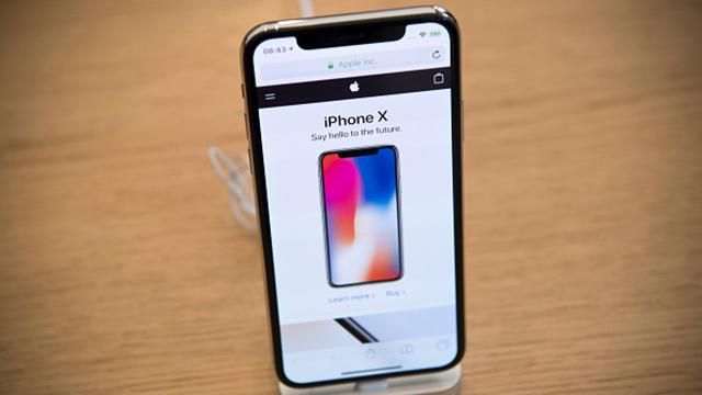 Хлопчик без проблем обманув Face ID на iPhone X: відео Хлопчик без проблем обманув Face ID на iPhone X: відео