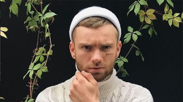 Учасник "Топ-модель по-українськи" знявся голим у чорно-білому фотосеті 