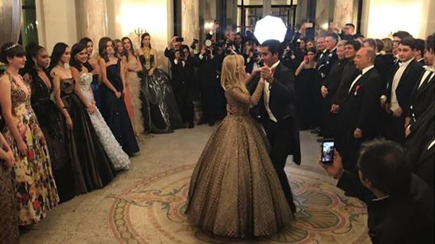 18-летняя дочь Риз Уизерспун дебютировала на роскошном балу в Париже: фото 18-летняя дочь Риз Уизерспун дебютировала на роскошном балу в Париже: фото