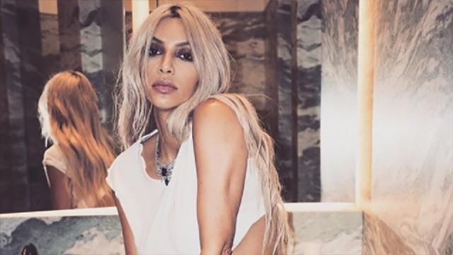 Ким Кардашян показала обнаженное тело в блестках: фото и видео Ким Кардашян показала обнаженное тело в блестках: фото и видео