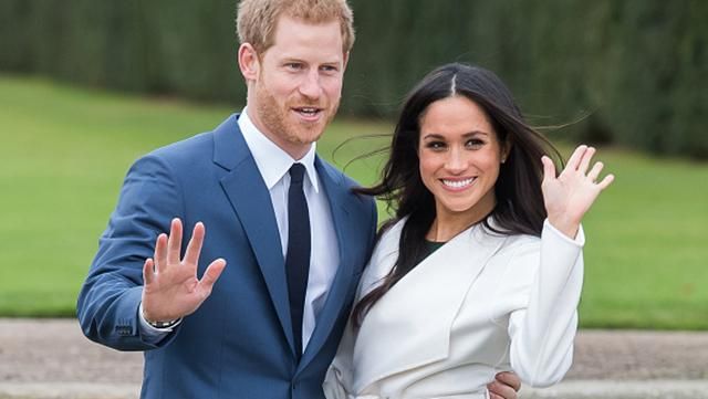 Пальто невесты принца Гарри Меган Маркл стало хитом продаж: партию продали за несколько минут Пальто невесты принца Гарри Меган Маркл стало хитом продаж: партию продали за несколько минут