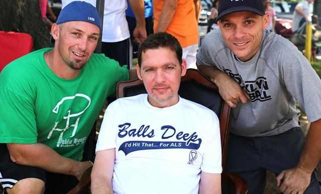 Умер вдохновитель Ice Bucket Challenge Энтони Сенеркья Умер вдохновитель Ice Bucket Challenge Энтони Сенеркья