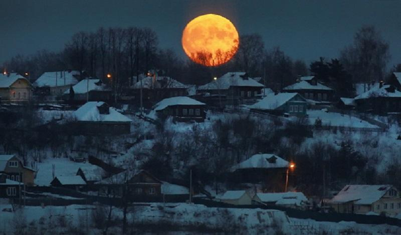 Когда появится суперлуние: назвали часы