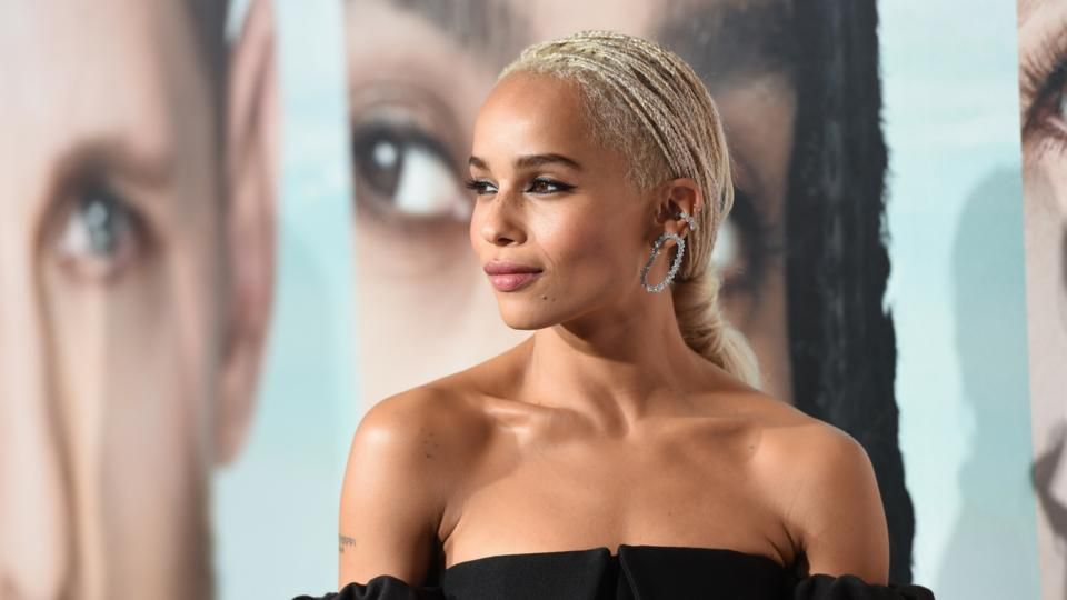 Зои Кравиц показала откровенное декольте в фотосете для глянца: фото Зои Кравиц показала откровенное декольте в фотосете для глянца: фото