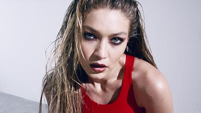 Джиджи Хадид раскритиковали за небритые подмышки в модной съемке Джиджи Хадид раскритиковали за небритые подмышки в модной съемке