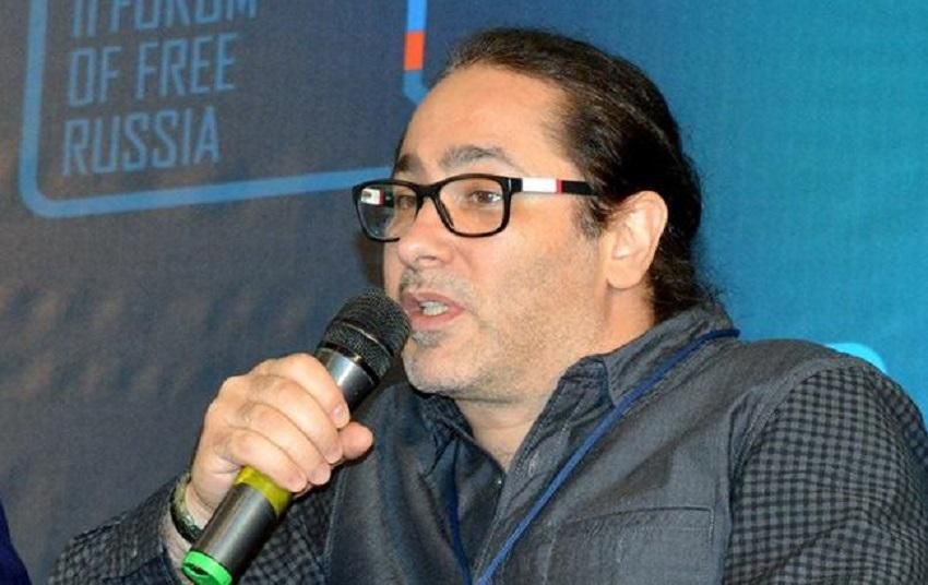 В Киеве прооперировали российского певца В Киеве прооперировали российского певца