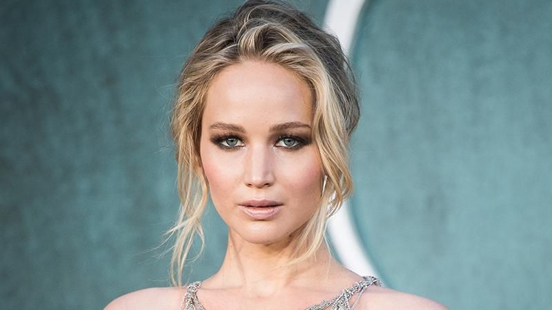 Не впізнати: папараці опублікували фото Дженніфер Лоуренс без макіяжу Не впізнати: папараці опублікували фото Дженніфер Лоуренс без макіяжу