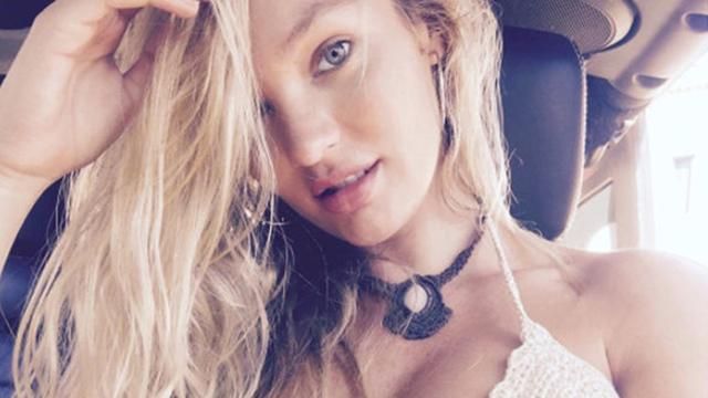 Модель Victoria's Secret снялась топлес в новогодней фотосессии Модель Victoria's Secret снялась топлес в новогодней фотосессии