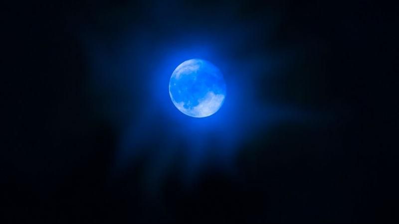 Місячне затемнення 31 січня 2018 - блакитний місяць на Землі