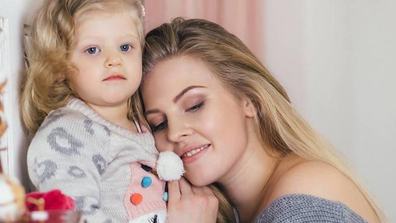 Победительница шоу "Модель XL" снялась в новогодней фотосессии с дочерью: трогательные фото Победительница шоу "Модель XL" снялась в новогодней фотосессии с дочерью: трогательные фото