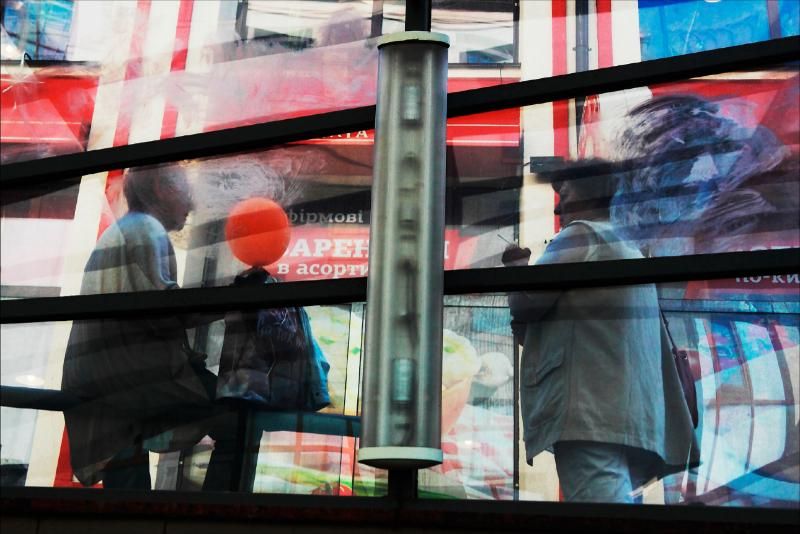 Фонтани, діти і трамваї: найкращі українські стріт-фотографії 2017 року Фонтани, діти і трамваї: найкращі українські стріт-фотографії 2017 року