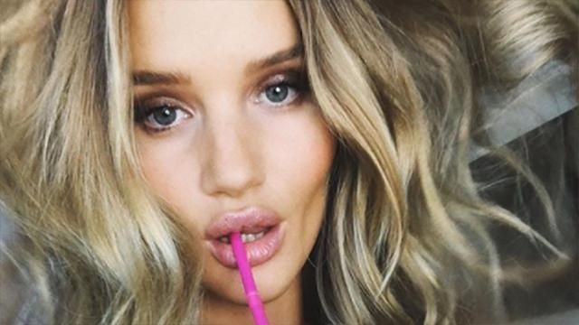 Модель Розі Хантінгтон-Уайтлі показала фігуру після народження дитини Модель Розі Хантінгтон-Уайтлі показала фігуру після народження дитини