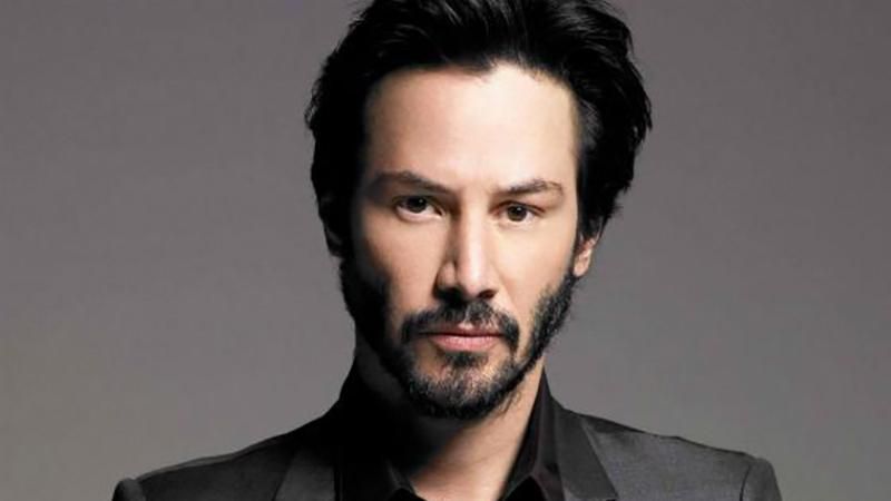 Кіану Рівз після десятків років самотності наважився на побачення: з'явились фото Кіану Рівз після десятків років самотності наважився на побачення: з'явились фото