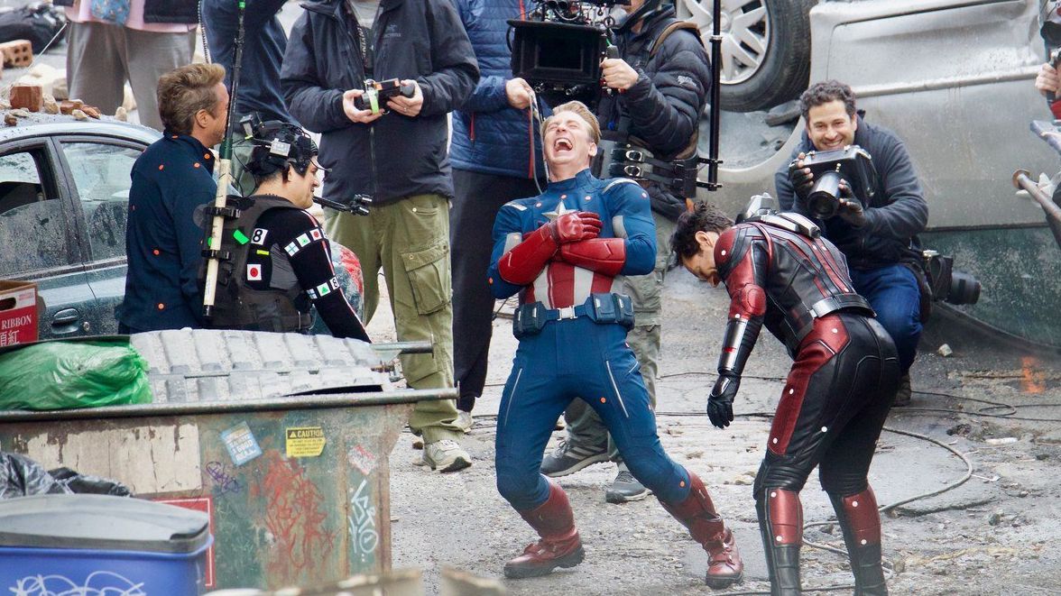 Съемки "Мстители: Война бесконечности" официально завершились: яркие фото закулисья Съемки "Мстители: Война бесконечности" официально завершились: яркие фото закулисья