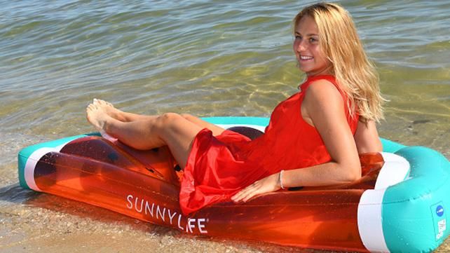 Марта Костюк готовится к матчу со Свитолиной: фото с пляжа Мельбурна Марта Костюк готовится к матчу со Свитолиной: фото с пляжа Мельбурна