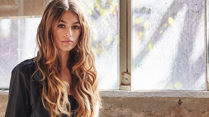 Кайя Гербер стала лицом известного косметического бренда: фото