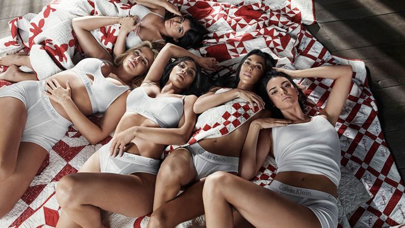 Сестри Кардашян-Дженнер стали героїнями рекламної кампанії Calvin Klein: спокусливі фото 