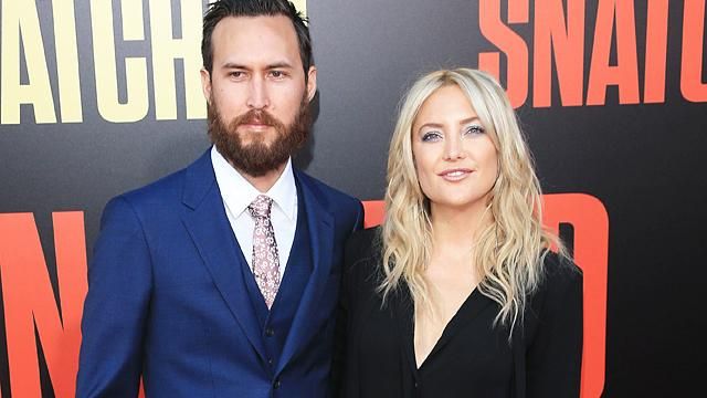 Кейт Хадсон обручилась с музыкантом Фудзикавой, – СМИ Кейт Хадсон обручилась с музыкантом Фудзикавой, – СМИ