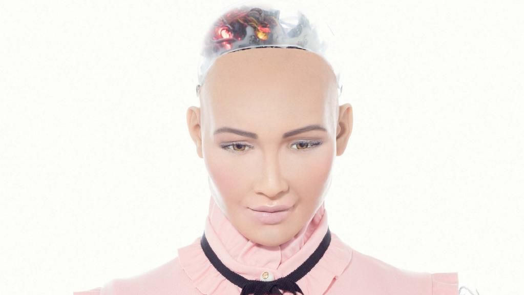 Робот София украсила обложку модного глянца: фото Робот София украсила обложку модного глянца: фото