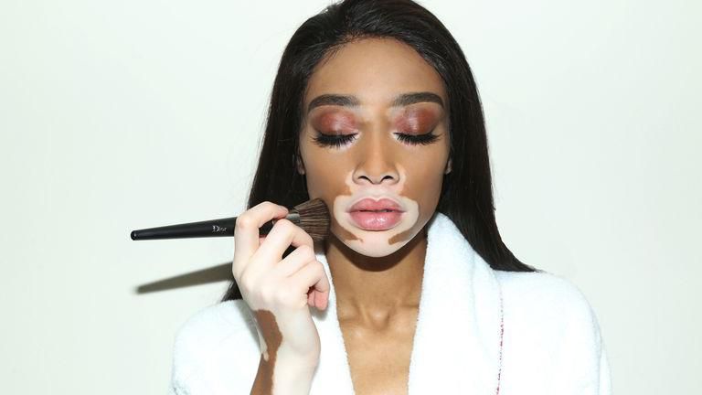 Модель Вінні Харлоу з рідкісною хворобою поділилась секретами краси Модель Вінні Харлоу з рідкісною хворобою поділилась секретами краси